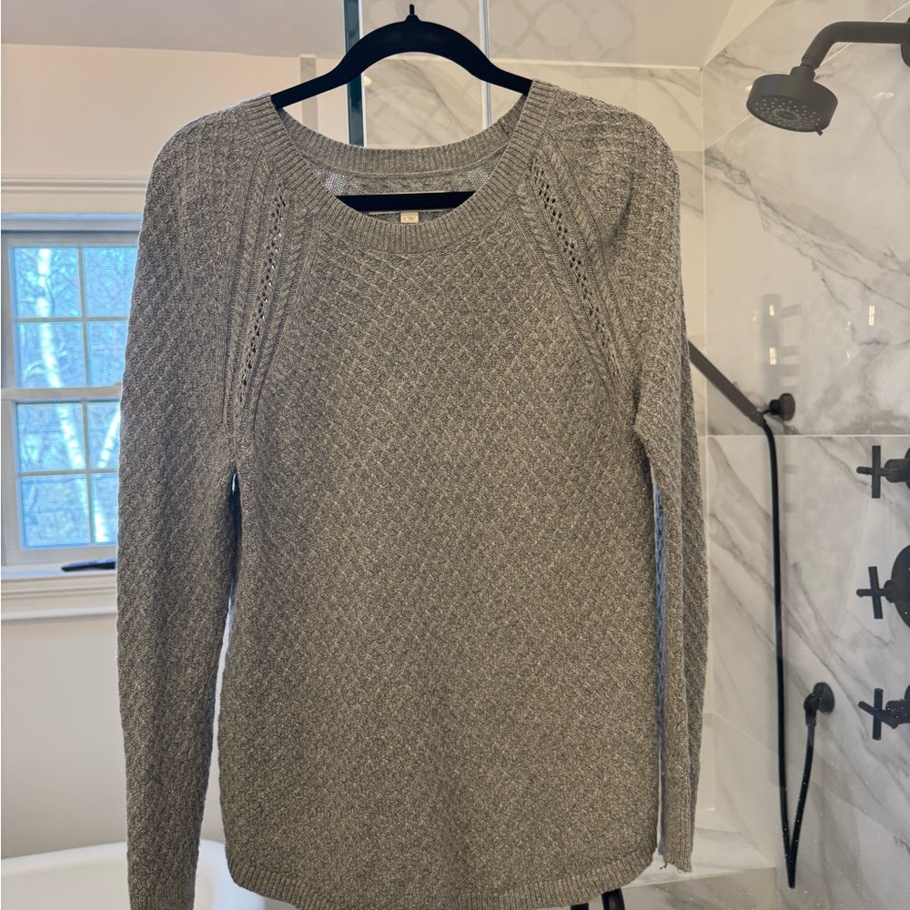 Loft Grey Cable knit Sweater M